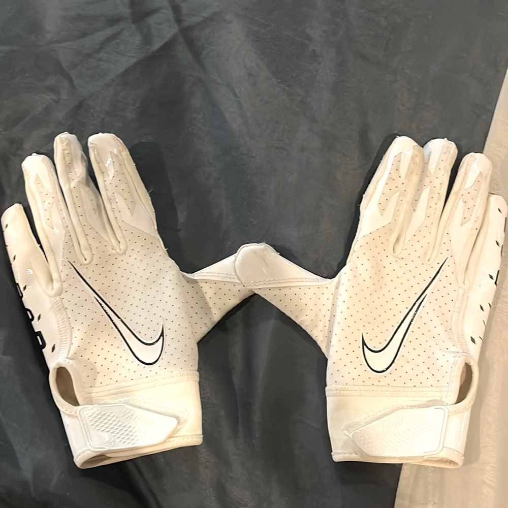 Nike Vapor football gloves